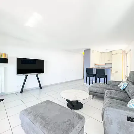 Grand Bleu Front De Magnifique * 昂蒂布